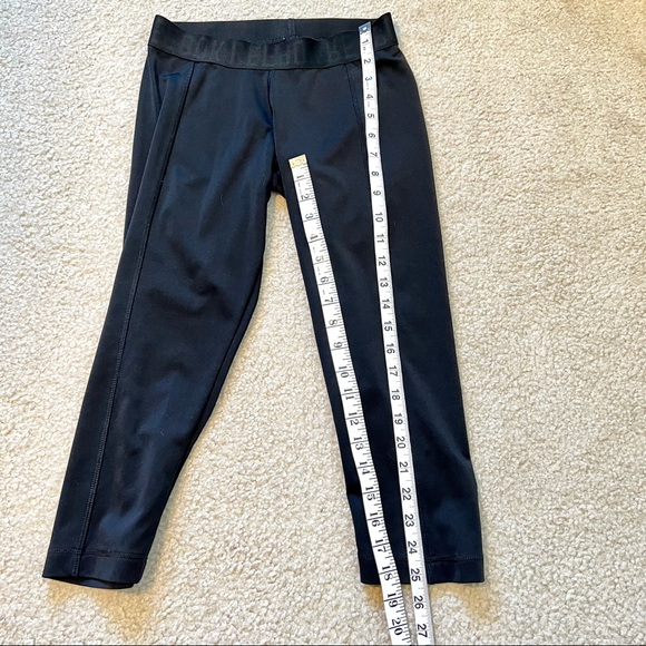 REEBOK Play Dry Black Monogrammed Waistband Capri Running Yoga Leggings—… - Picture 6 of 10